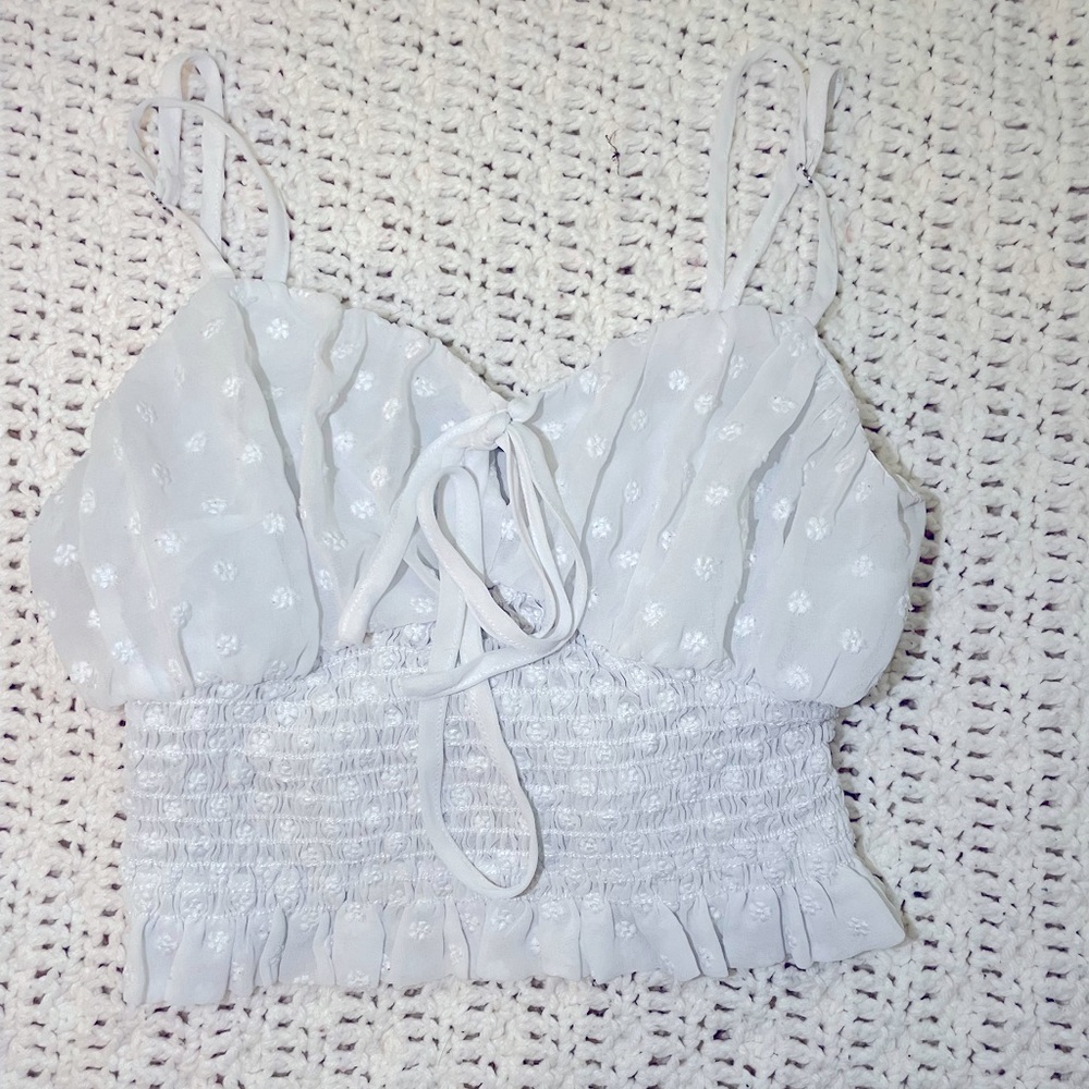 !LAST CHANCE! KENDALL + KYLIE White Floral Detailed Tank